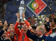 英雄联盟总决赛-克鲁塞罗夺冠，晋级比赛再次展示实力