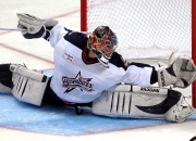 LOL决赛-凯恩双响，C罗助攻锁胜局，葡萄牙3-0让阿尔及利亚提前离场