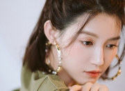 英雄联盟总决赛-蓝黑铁闸觉醒利刃，红魔绝境翻盘奏凯歌