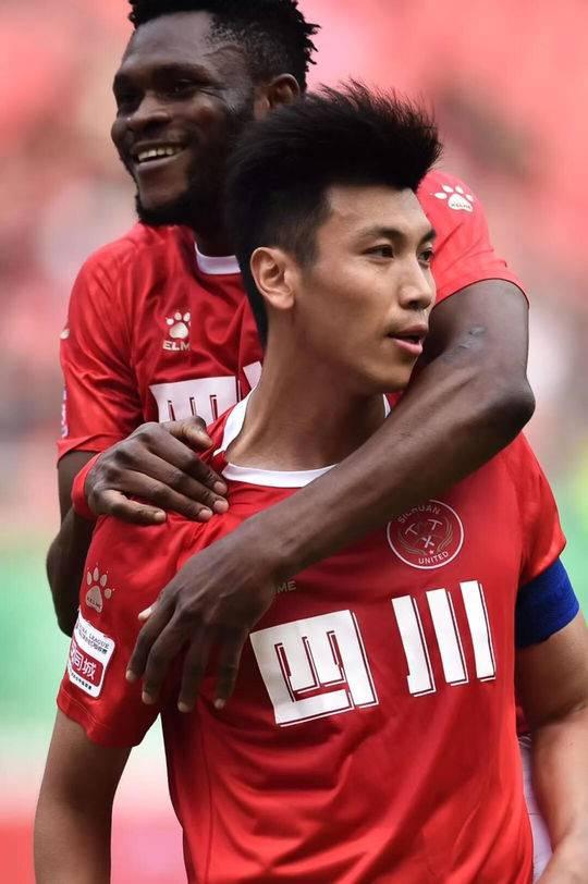 四川FC客场逆转取胜,表现出色 四川FC客场逆转取胜,表现出色