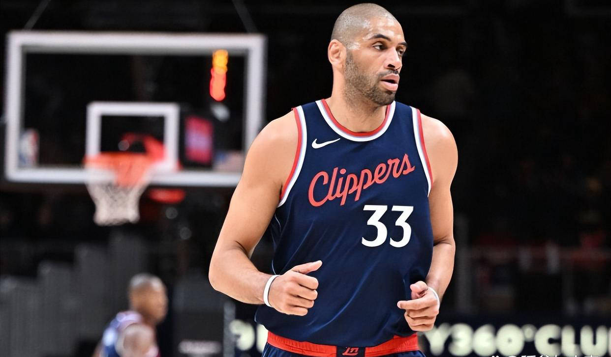 美国篮球赛事中一位老将球员表现出色 美国篮球赛事中一位老将球员表现出色