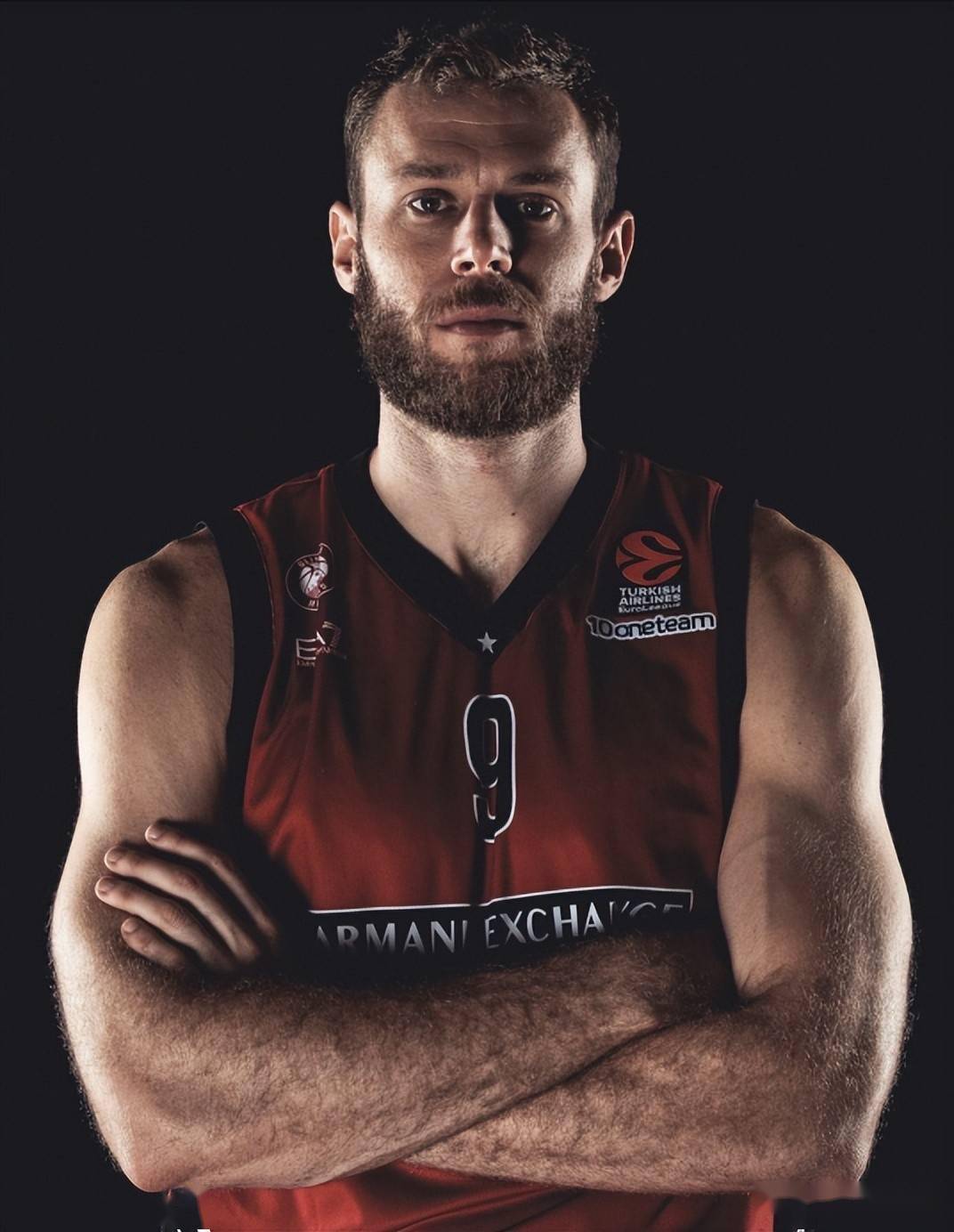 美国篮球赛事中一位老将球员表现出色 美国篮球赛事中一位老将球员表现出色