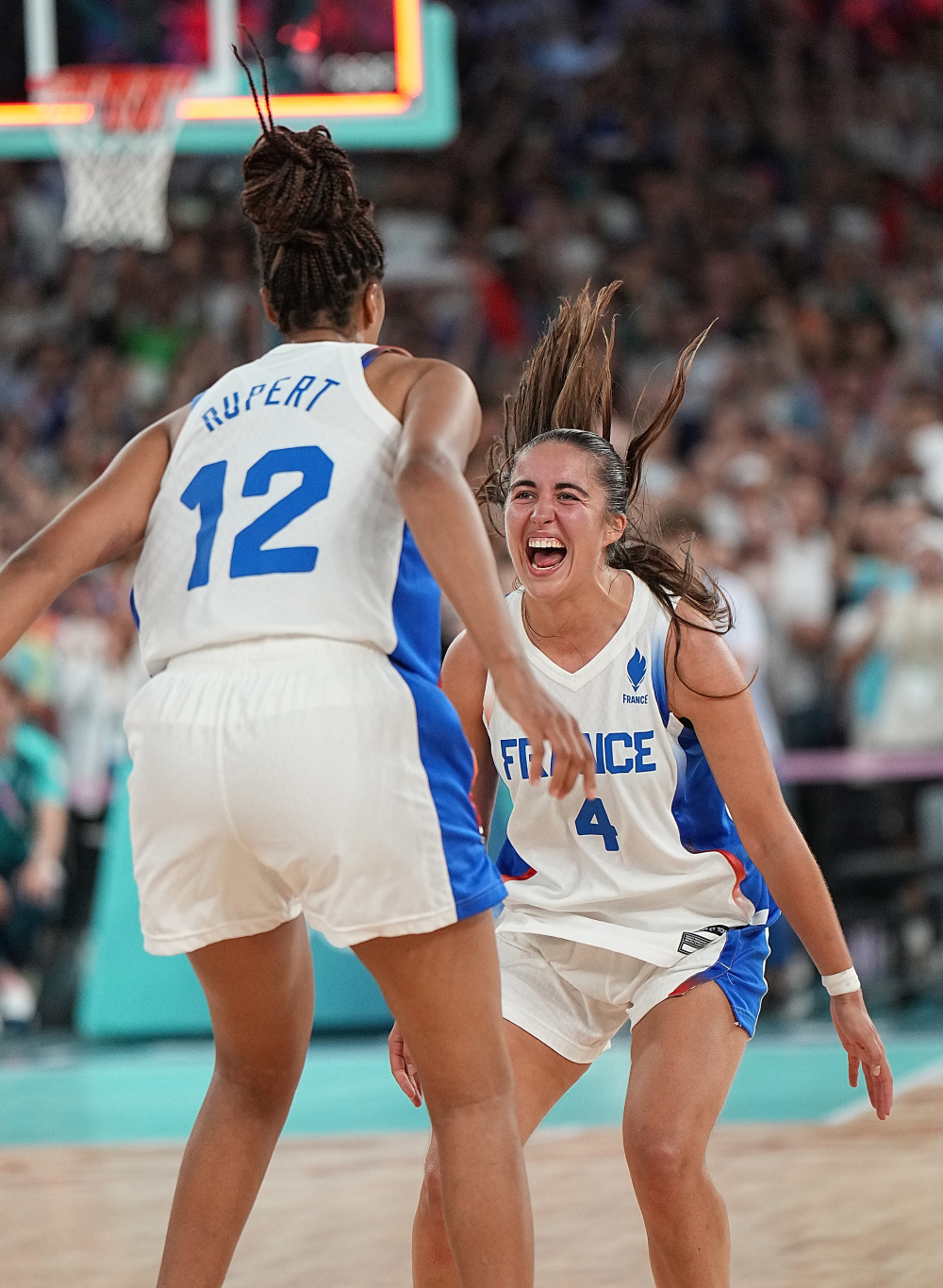 篮球女子半决赛美国队碾压对手晋级 篮球女子半决赛美国队碾压对手晋级