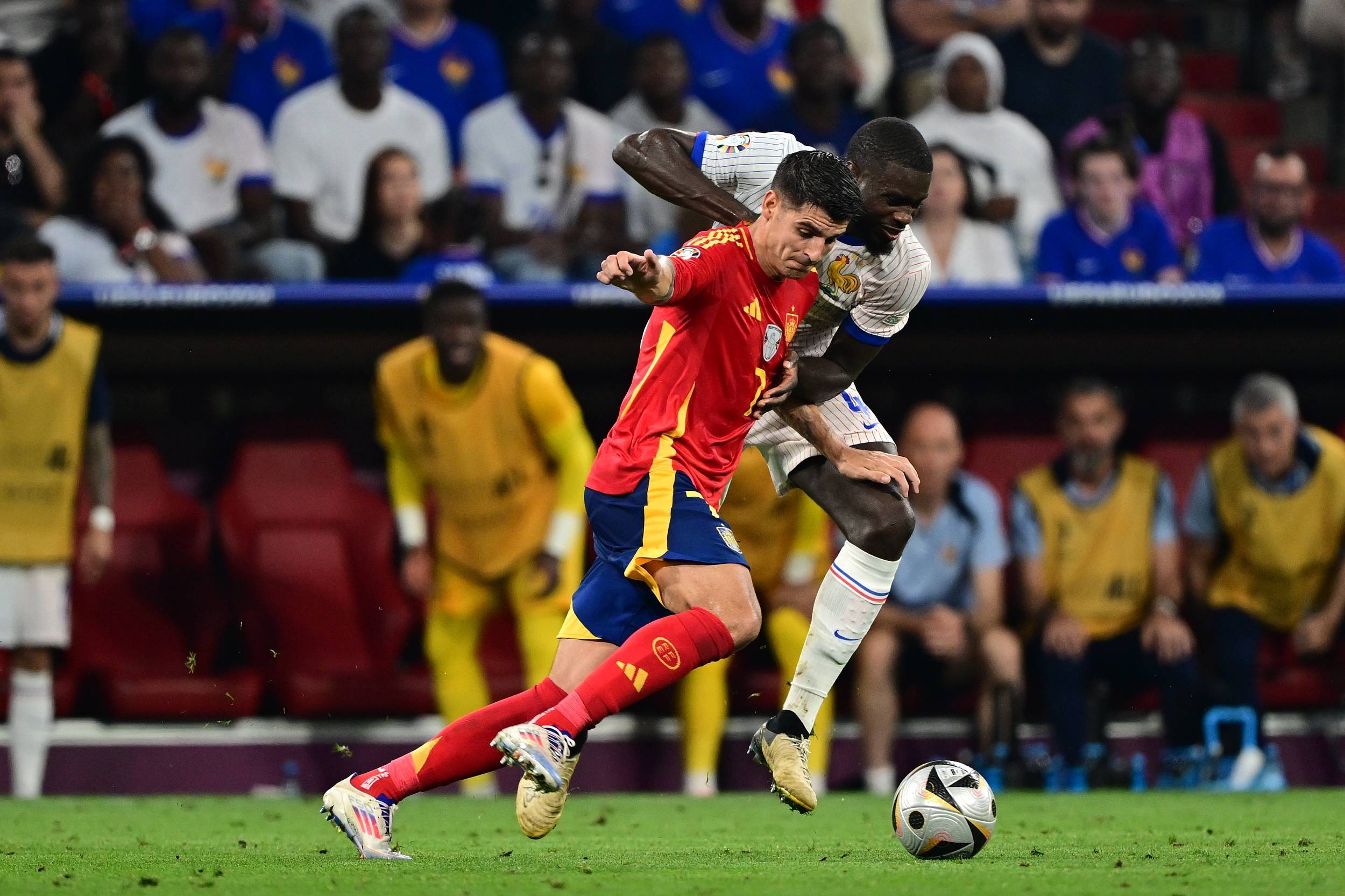 西班牙小组出线,进入欧锦赛赛场 西班牙小组出线,进入欧锦赛赛场