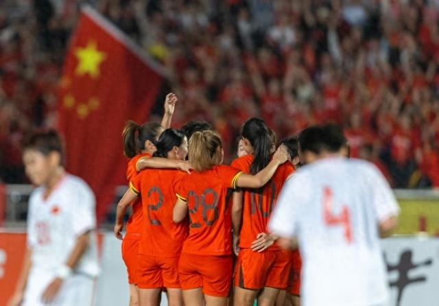 精彩赛事：女足比赛成为球迷心中热议话题的简单介绍