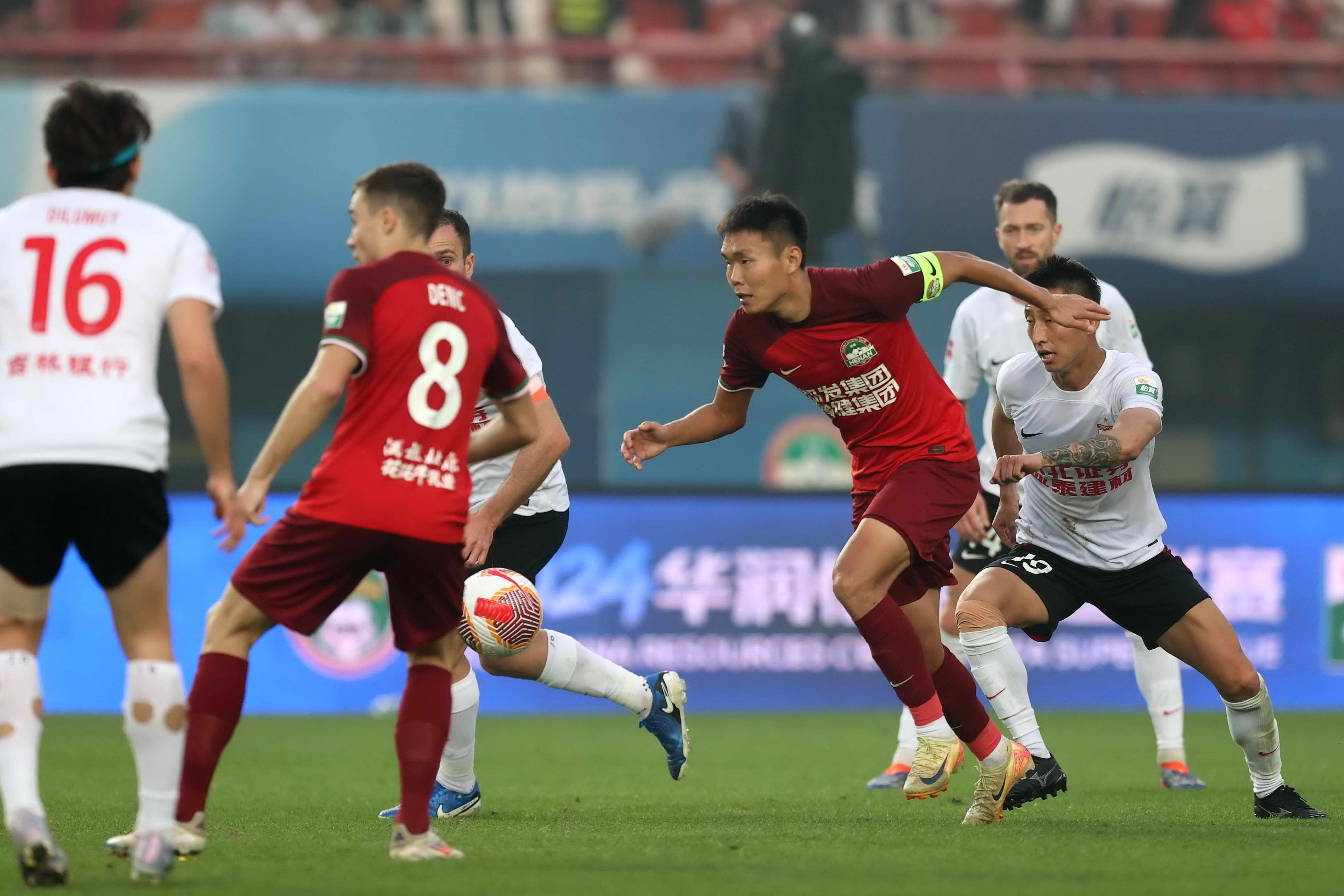 包含足协杯淘汰赛席卷而来，赛场精彩连连的词条