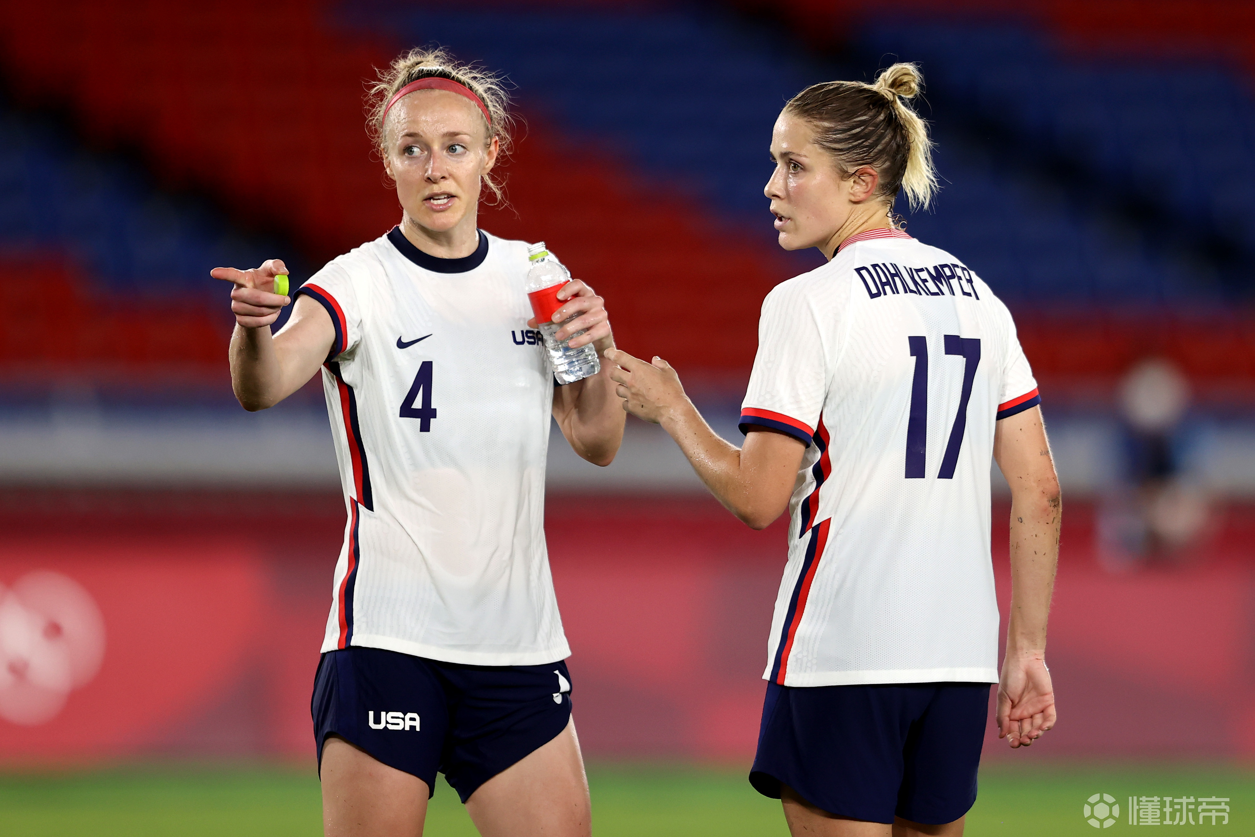 波兰女足在加时赛中战胜加拿大队