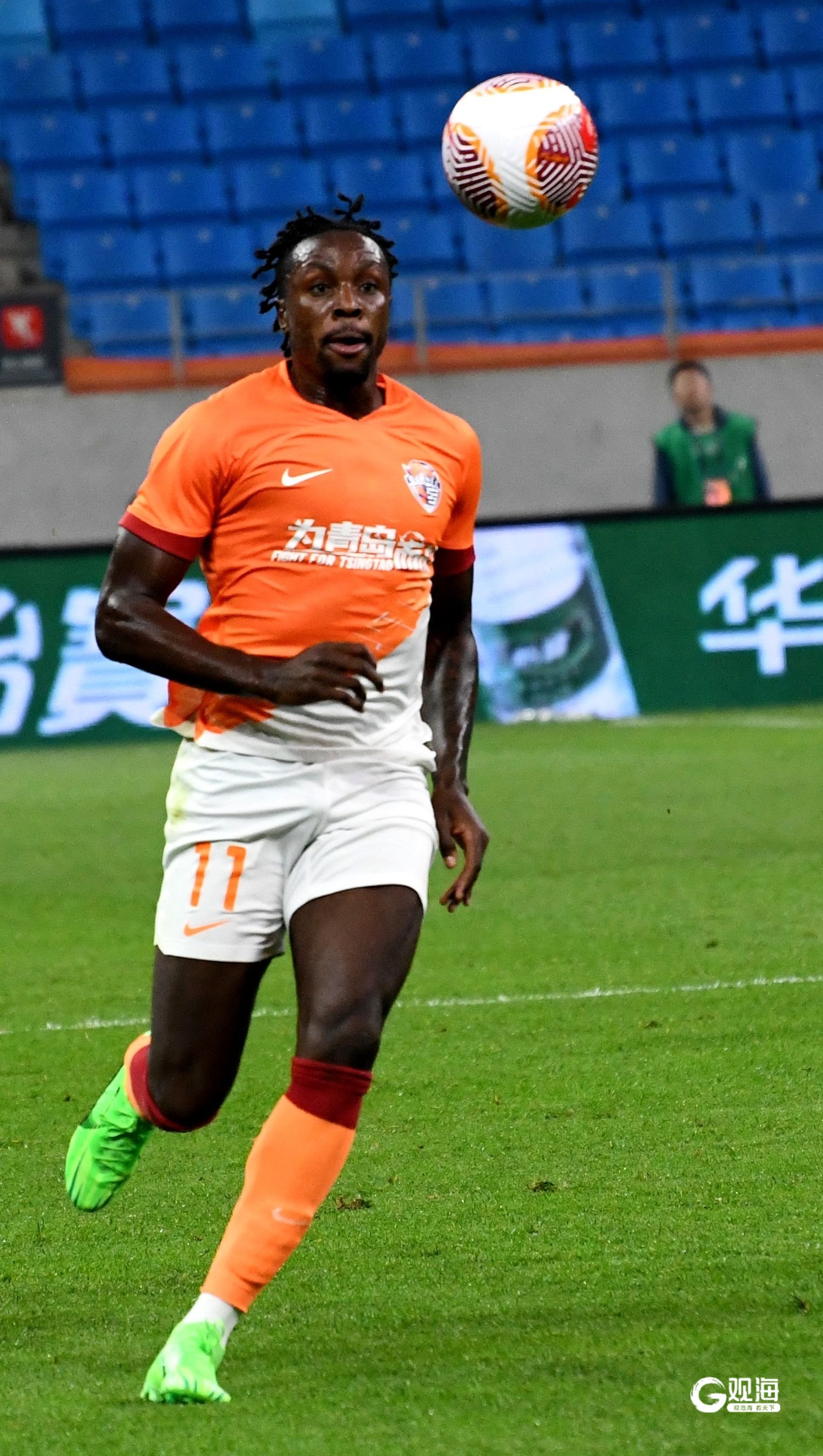 青岛黄海做客不敌上海绿地申花，积分难增的简单介绍