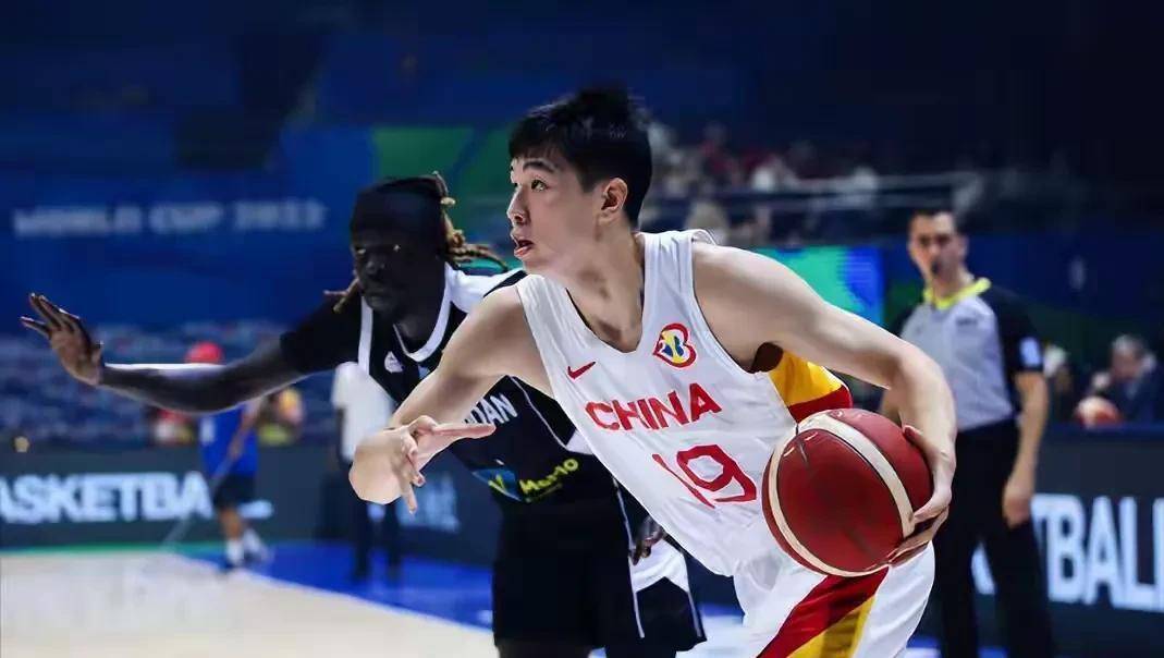 包含北京男篮年轻球员崛起，成为关键得分手的词条