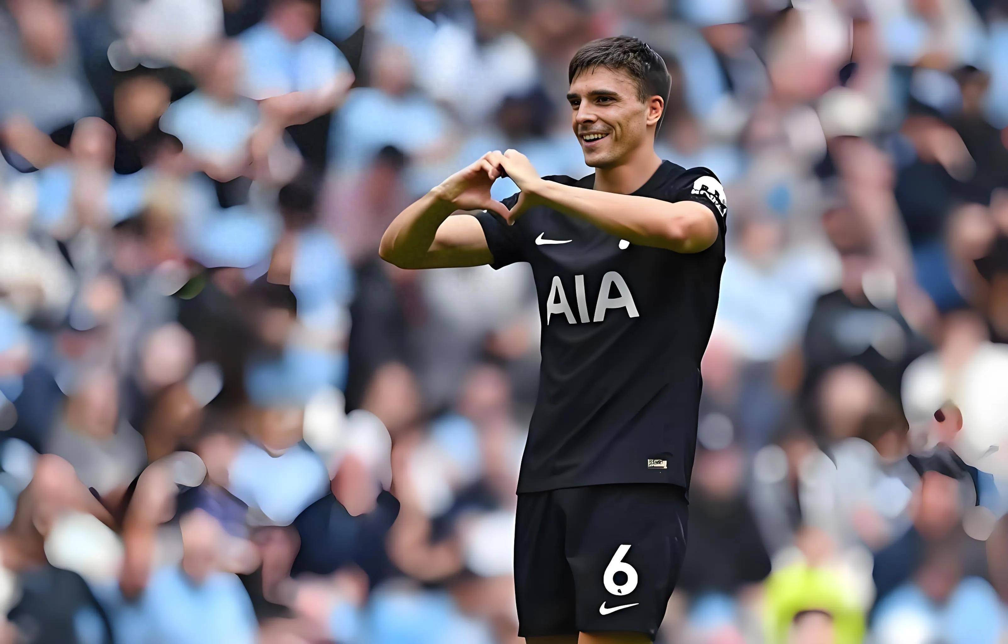 曼城完胜热刺,夺得榜首位置 曼城完胜热刺,夺得榜首位置