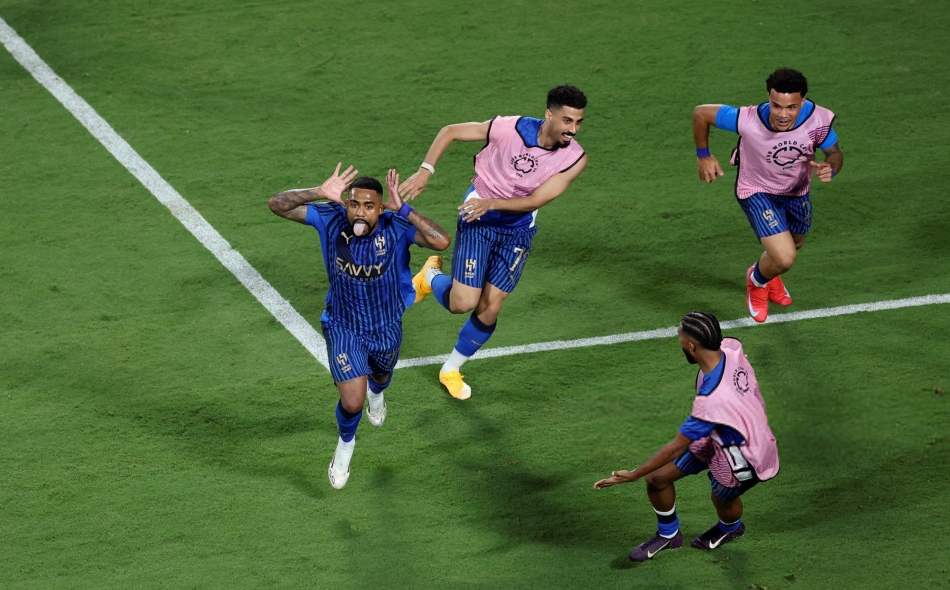 曼城翻盘马赛,门迪点燃赛场 曼城翻盘马赛,门迪点燃赛场