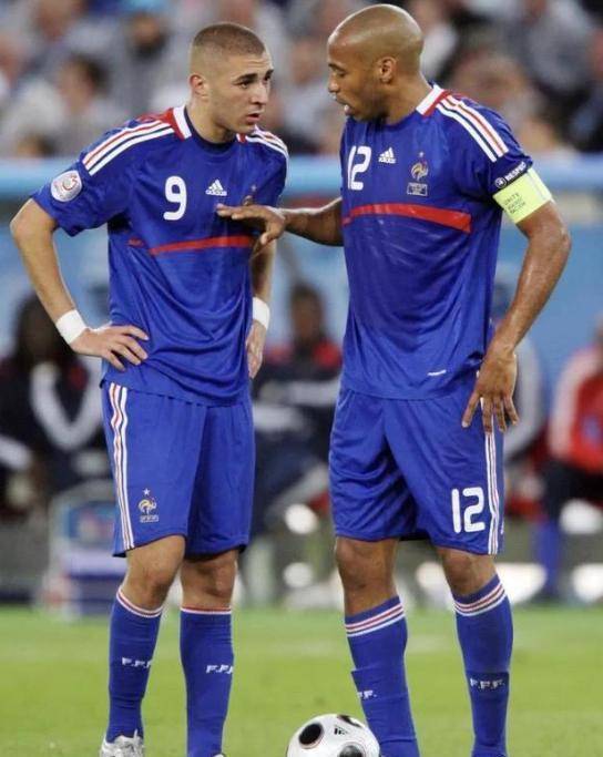 法国队翻盘波兰队,奥恰洛夫带队取胜 法国队翻盘波兰队,奥恰洛夫带队取胜