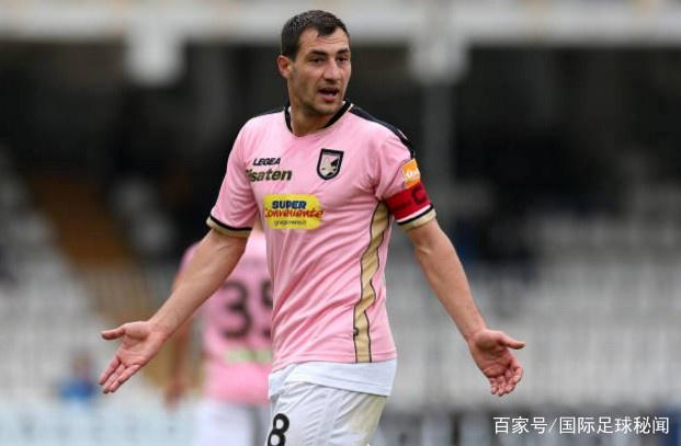 罗马客场击败巴勒莫，继续领跑积分榜