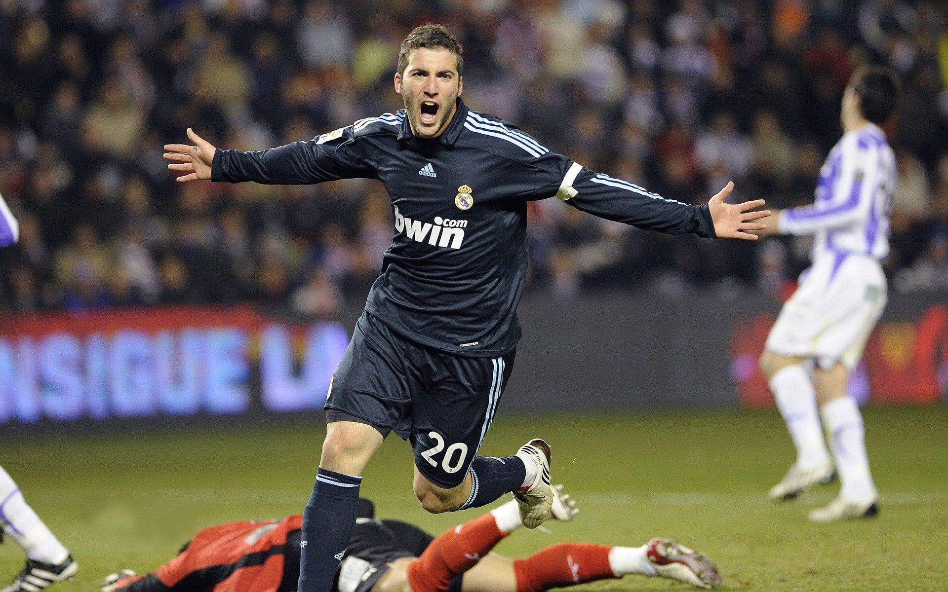 曼彻斯特的逆袭，加纳铁卫如何掀翻德甲争冠战天平