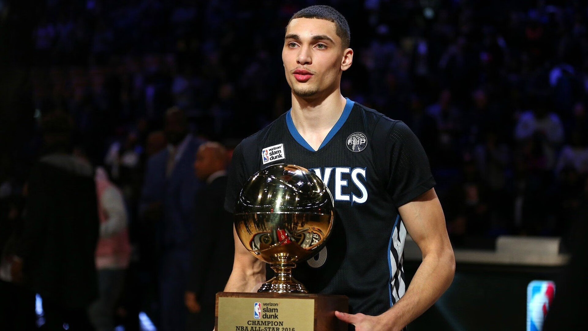 一场比赛重塑想象,当篮网遭遇辽宁,浓眉打出生涯之夜